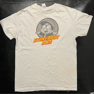 “Everybody Dies” Graphic T-Shirt – Dark Humor Cartoon Tee – Gildan – Medium